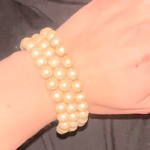 Vintage Cream Faux Pearl Memory Wire Bracelet